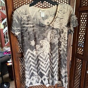 Y2K Lavish Short Sleeve Scoop Neck Ruffle Top - Black & Cream Paisley